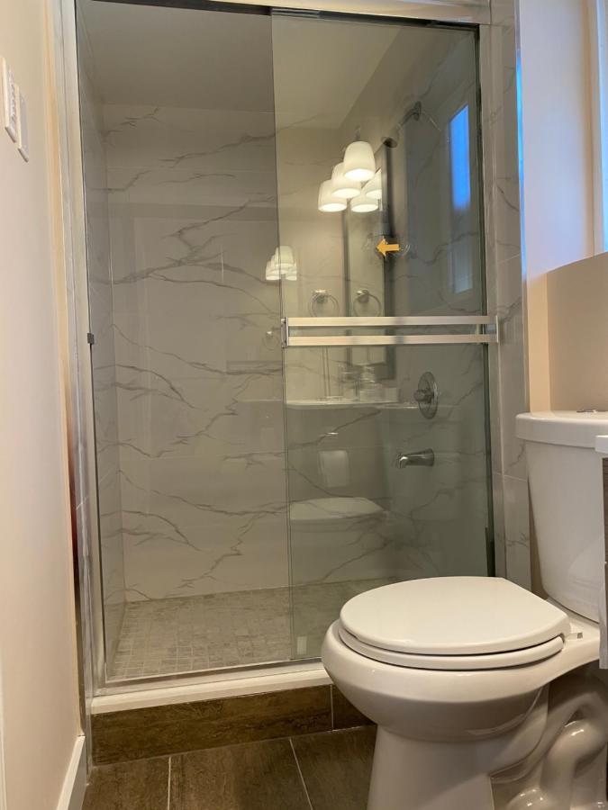Richmond Vancouver Airport Comfy Home Екстер'єр фото