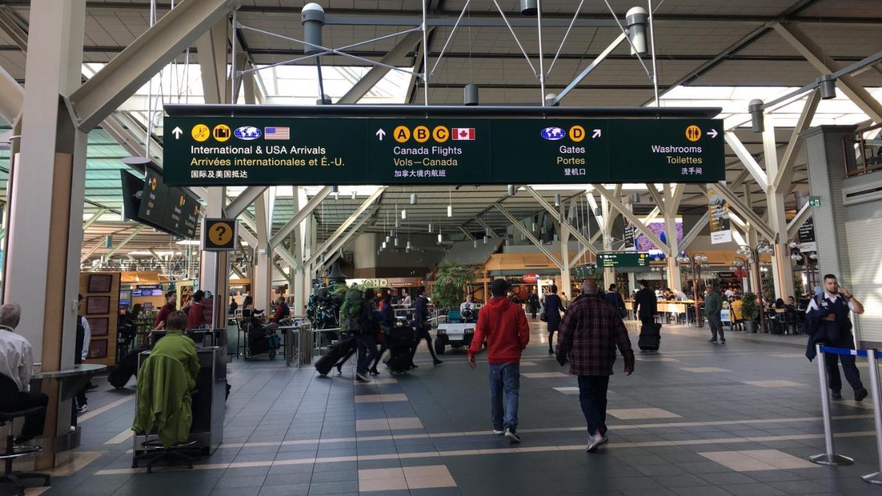 Richmond Vancouver Airport Comfy Home Екстер'єр фото