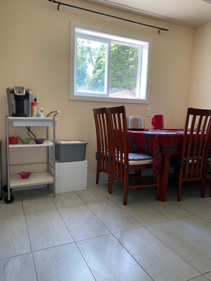 Richmond Vancouver Airport Comfy Home Екстер'єр фото