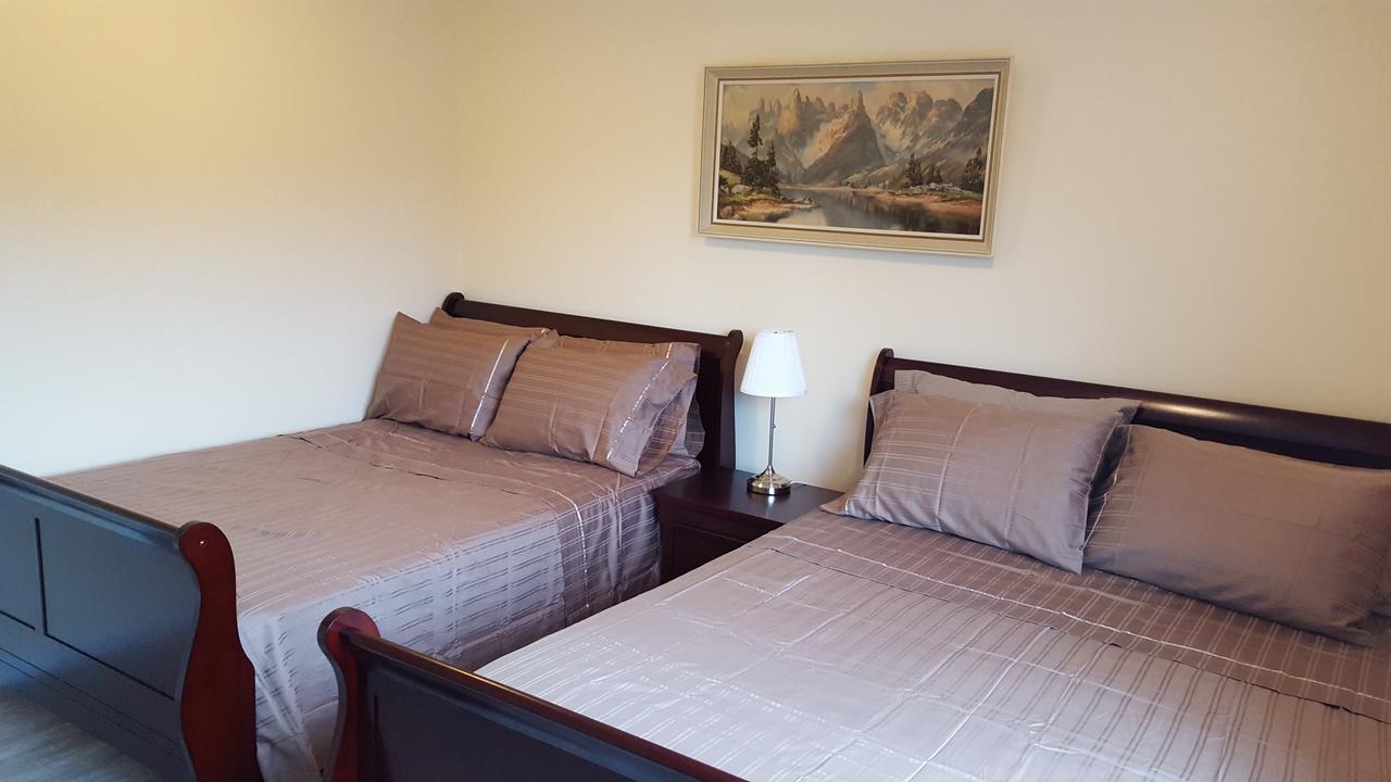 Richmond Vancouver Airport Comfy Home Екстер'єр фото