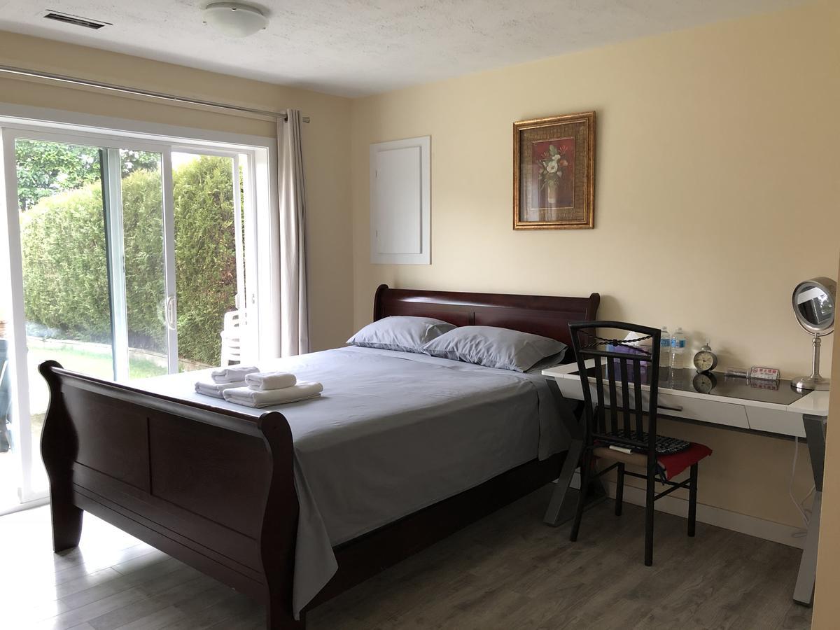 Richmond Vancouver Airport Comfy Home Екстер'єр фото